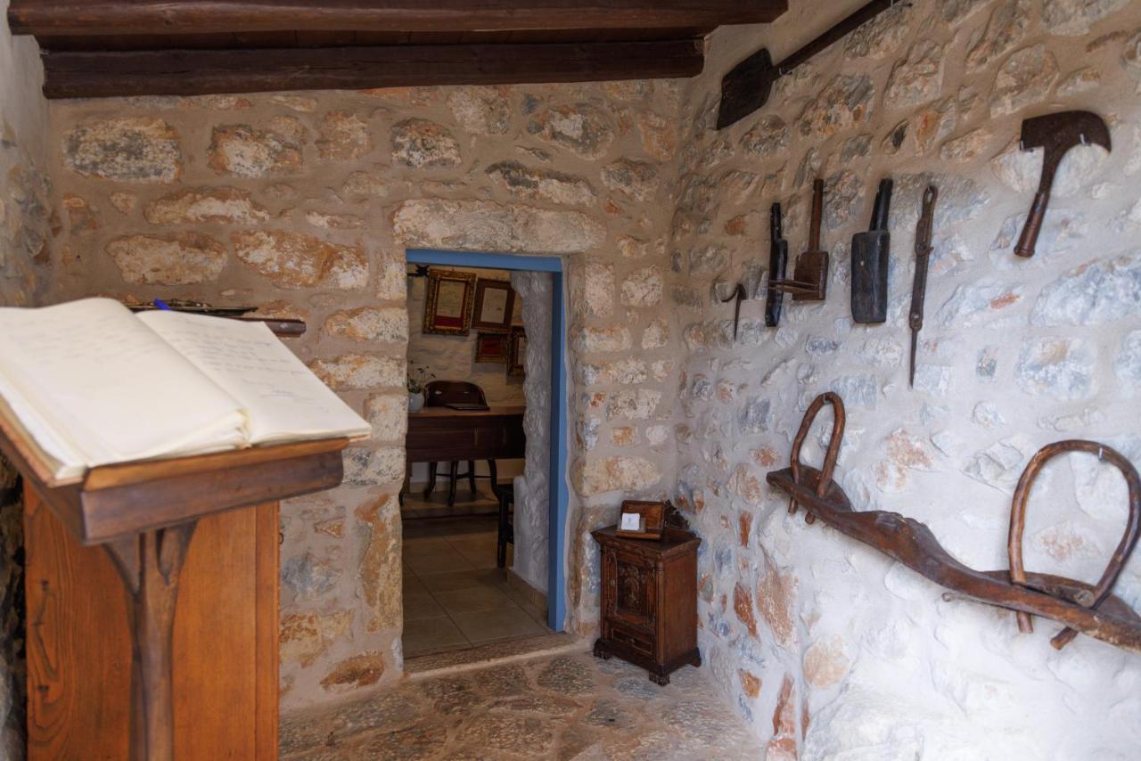 Lithos Stone Suites アレオポリ エクステリア 写真