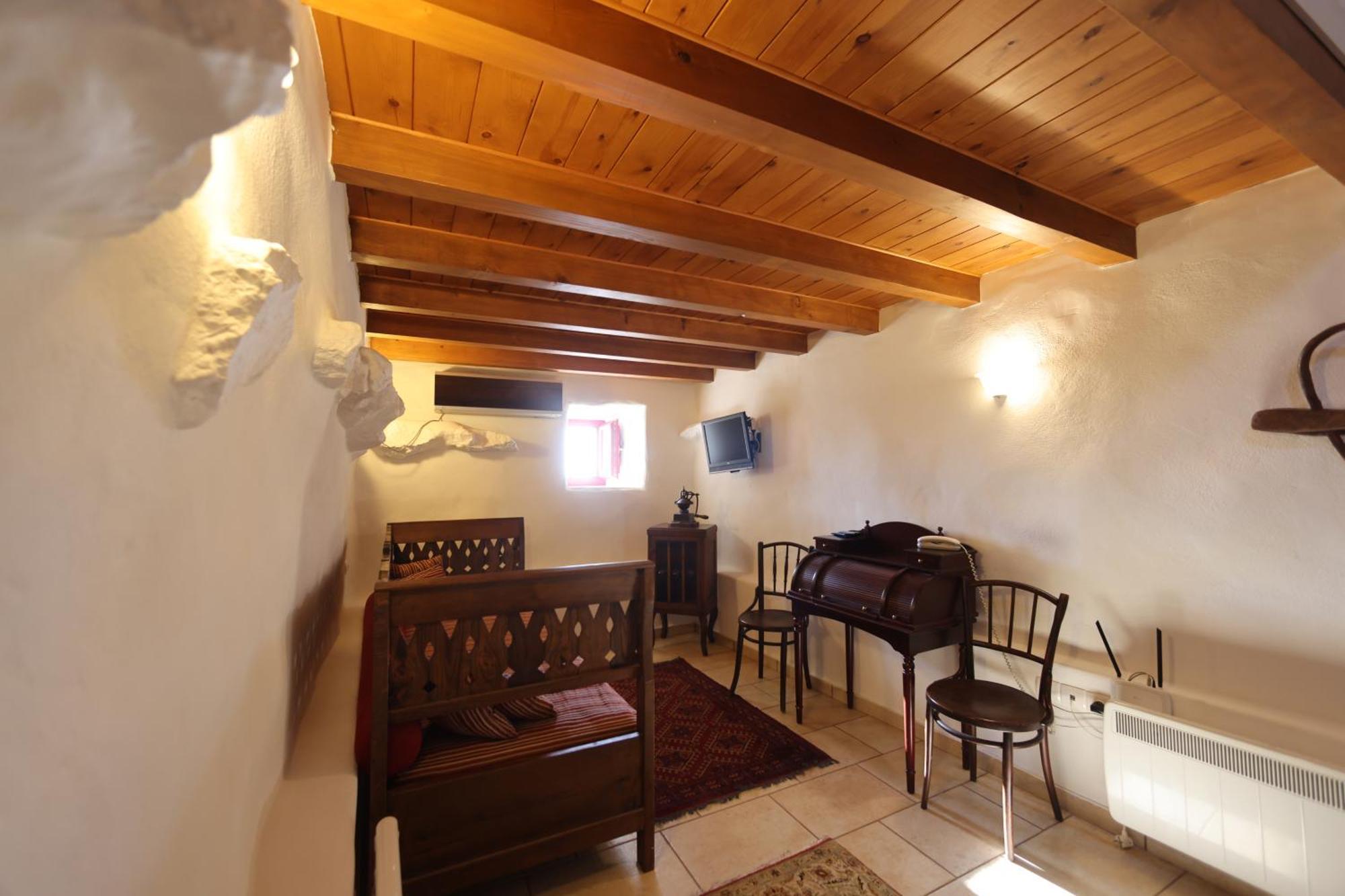 Lithos Stone Suites アレオポリ 部屋 写真