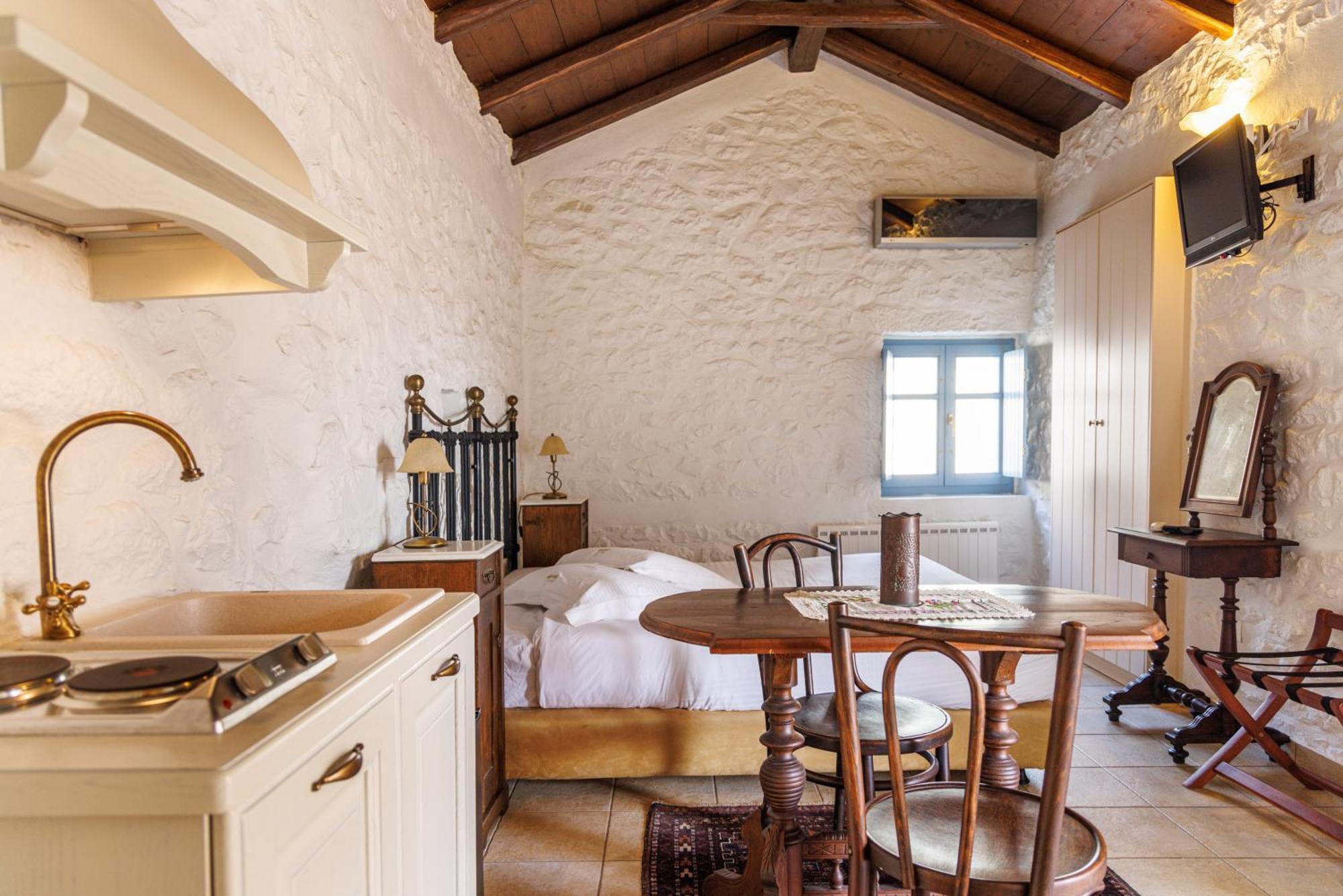 Lithos Stone Suites アレオポリ 部屋 写真